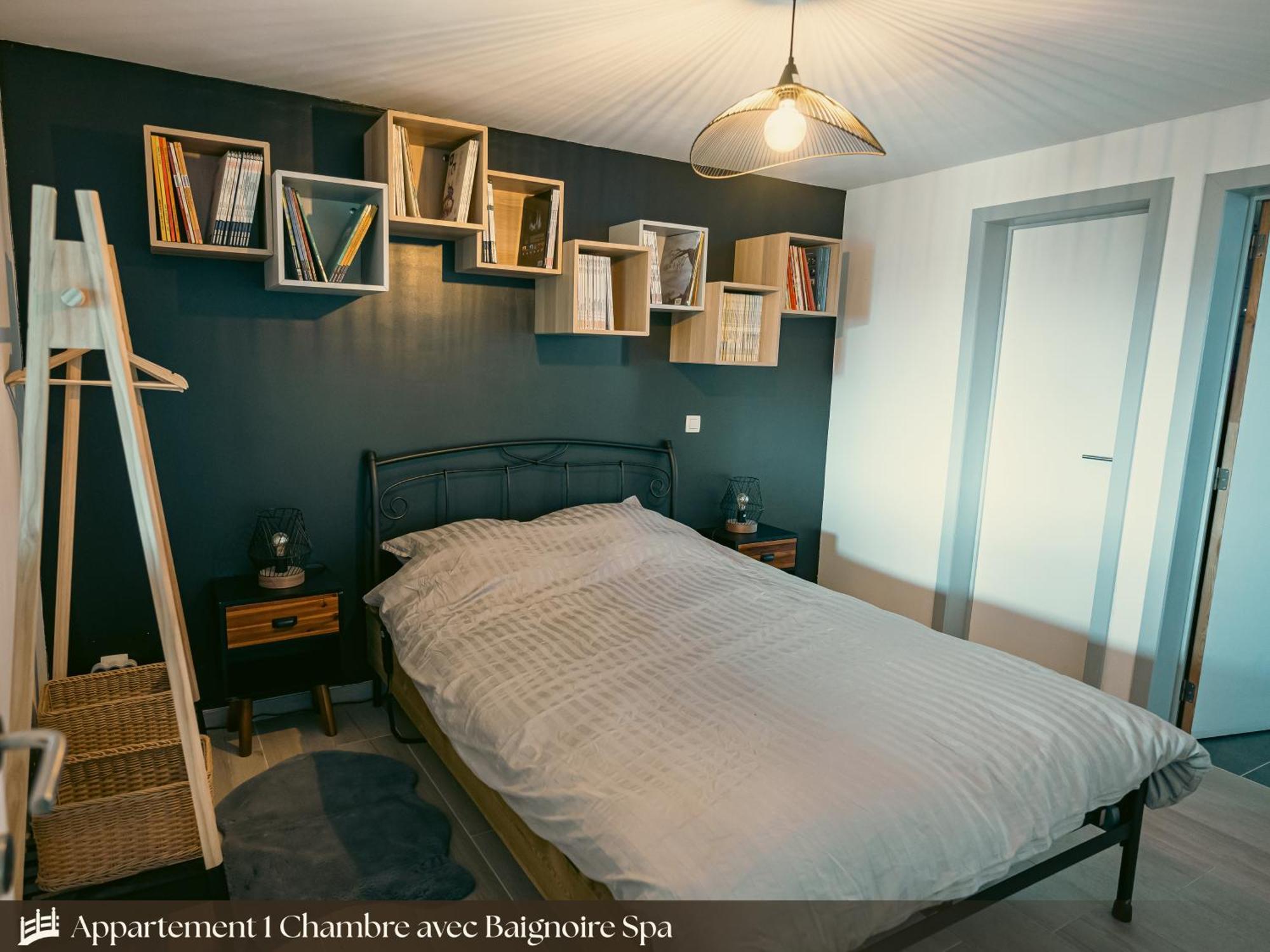 Les Appartements Du Pont Alsort Froidchapelle Exterior photo